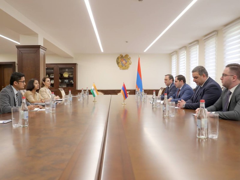 Сурен Папикян и посол Индии в Армении обсудили вопросы сотрудничества в оборонной сфере