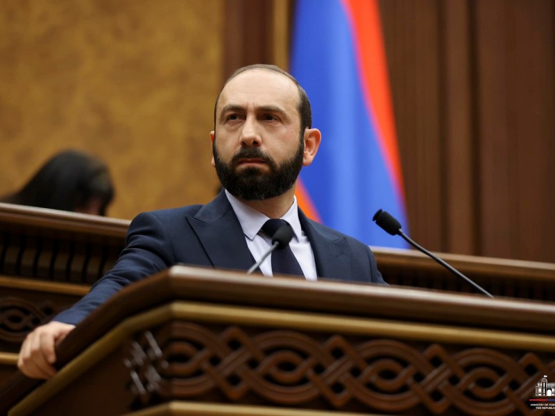 Глава МИД Армении видит реальное окно возможностей для мира с Азербайджаном