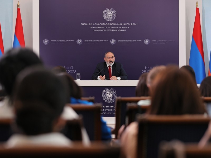 Ереван настраивает Степанакерт на диалог с Баку