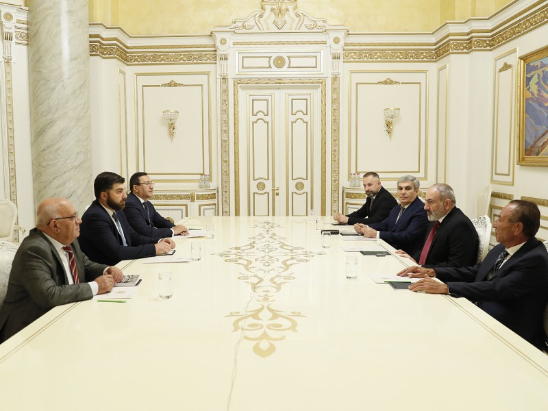 Никол Пашинян провел очередную встречу с руководителями внепарламентских политсил