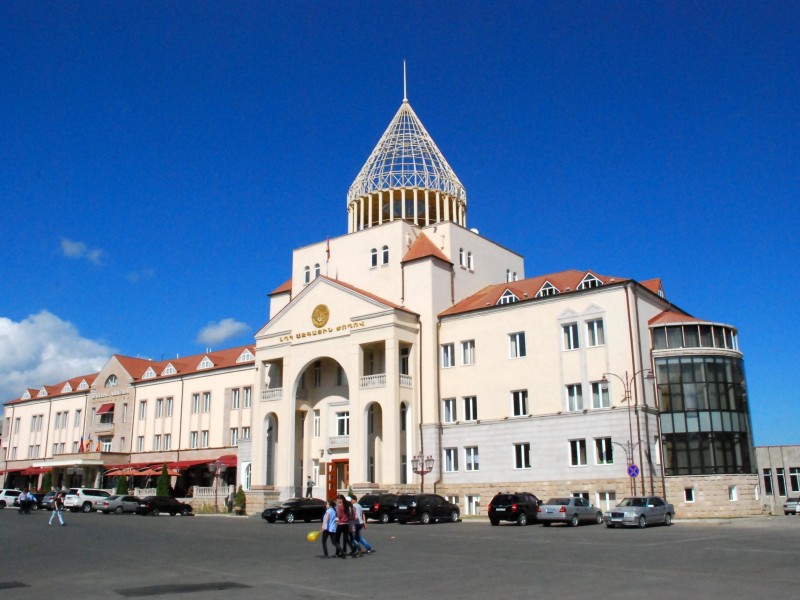 В парламенте Арцаха хотят дать правовые разъяснения относительно общин, захваченных Баку