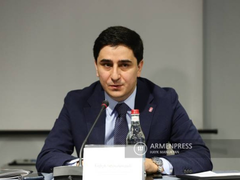 Попытки Баку ставить знак равенства между Арменией и Азербайджаном циничны - Киракосян
