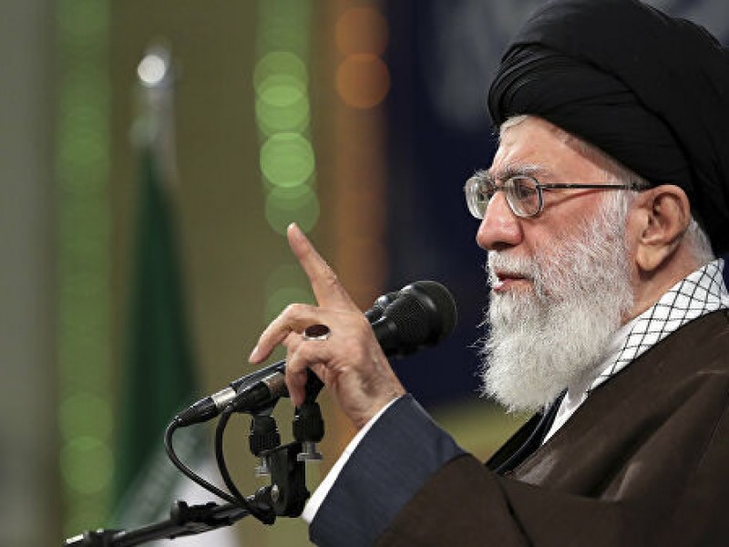 Хаменеи призвал Генштаб Ирана разобраться с ошибками в ситуации со сбитым самолетом