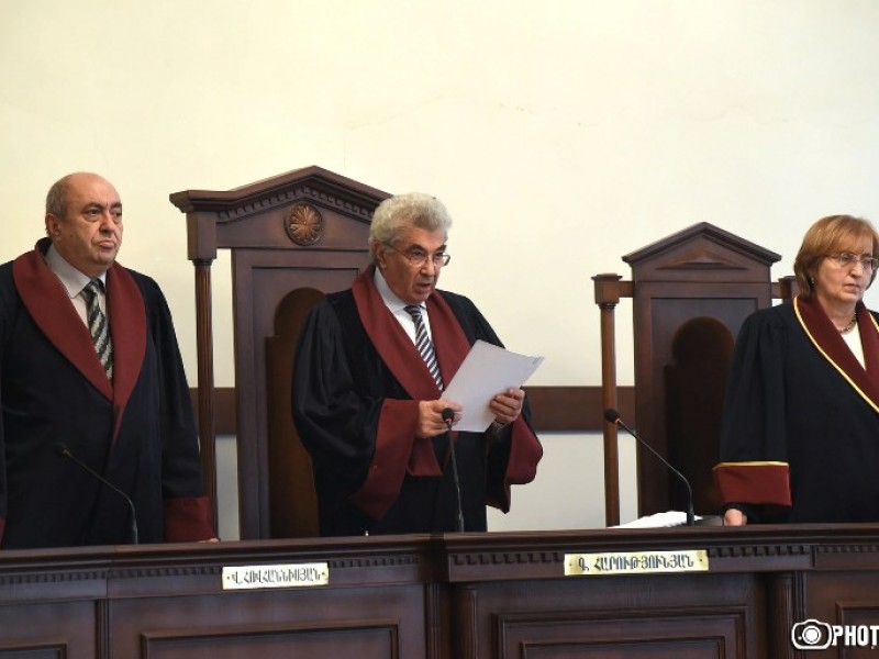 Оппозиция намерена оспорить итоги референдума в Конституционном суде
