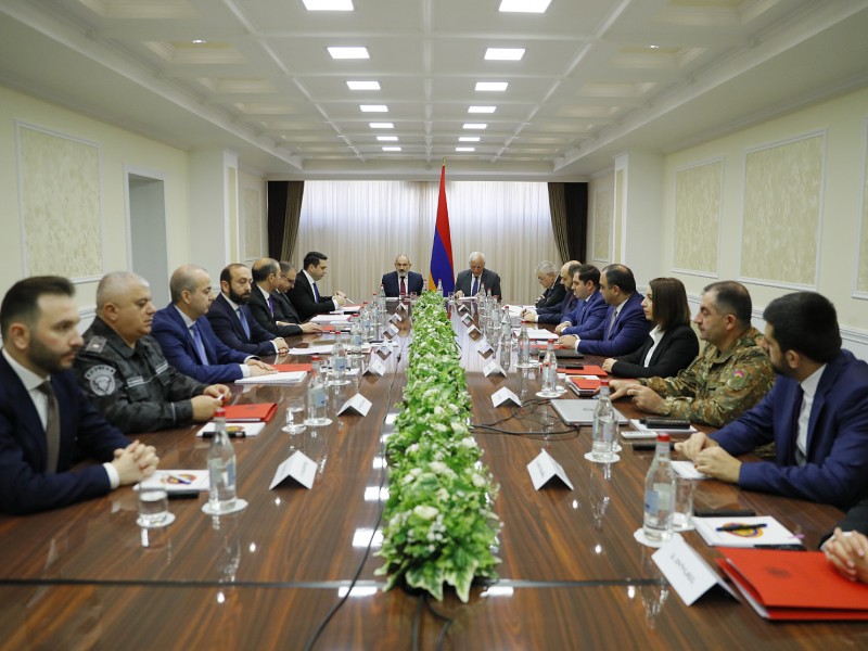 Пашинян провел заседание Совбеза, на котором обсуждалось урегулирование отношений с Баку