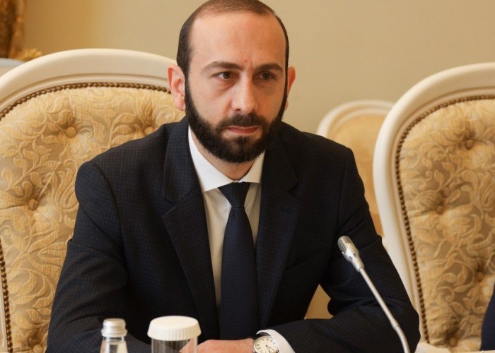С Азербайджаном не ведутся переговоры по подписанию мирного договора - Мирзоян