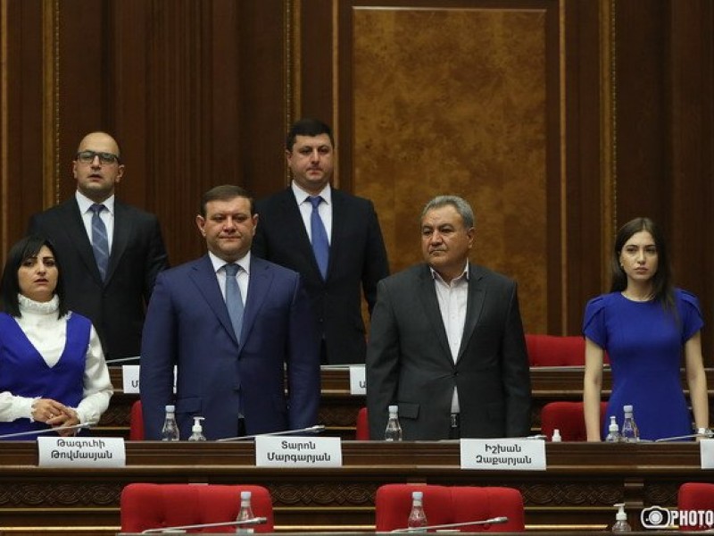 Оппозиция возвращается в парламент для продолжения борьбы с правительством Пашиняна