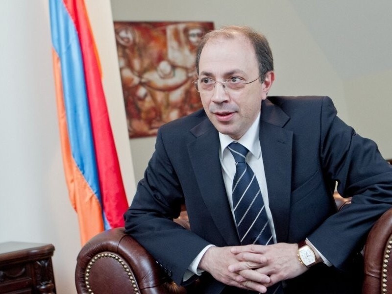 И.о. министра иностранных дел Армении Ара Айвазян подал в отставку
