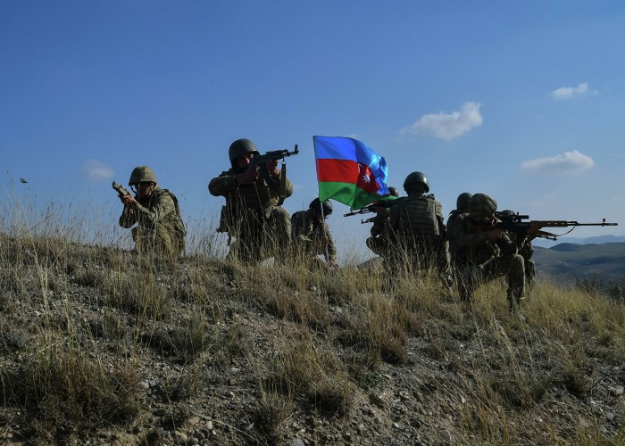 Азербайджанские ВС открыли огонь в направлении Ишханасара 