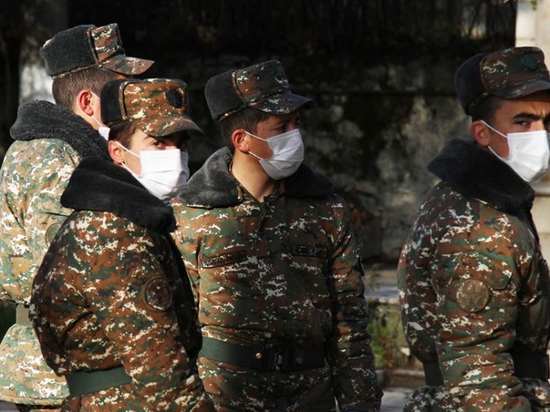 В Арцахе военнослужащим избирателям выдаются маски, перчатки и дезинфицирующие средства