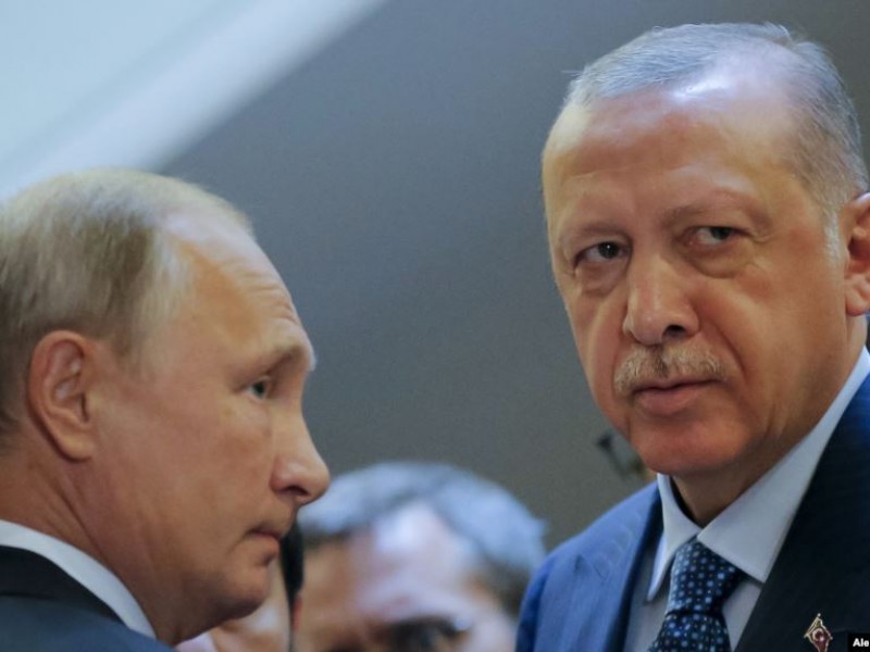 Путин и Эрдоган обсудили по телефону  поставки систем ПВО С-400 