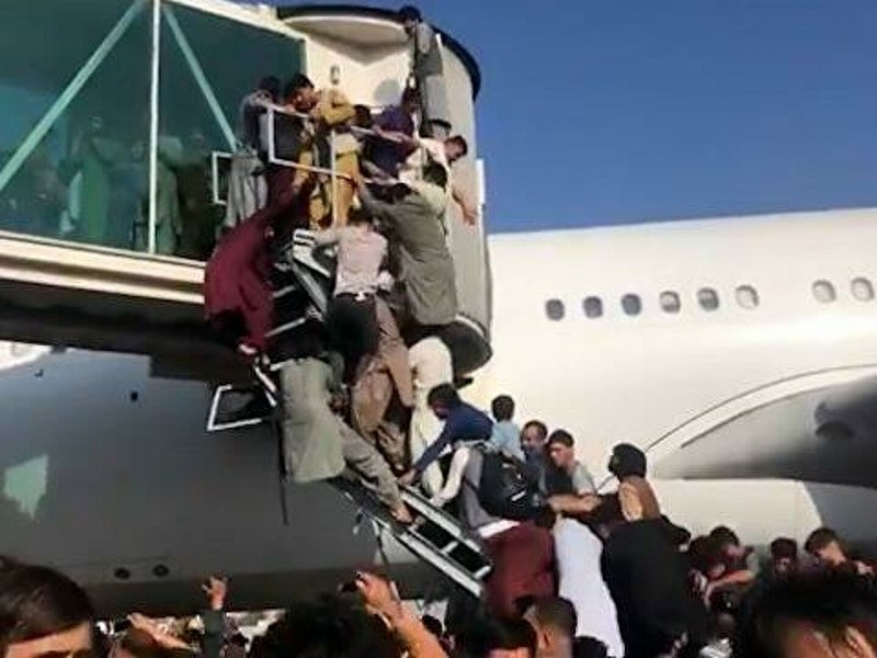 МИД: 23 гражданина Грузии не могут добраться из Кабула до аэропорта