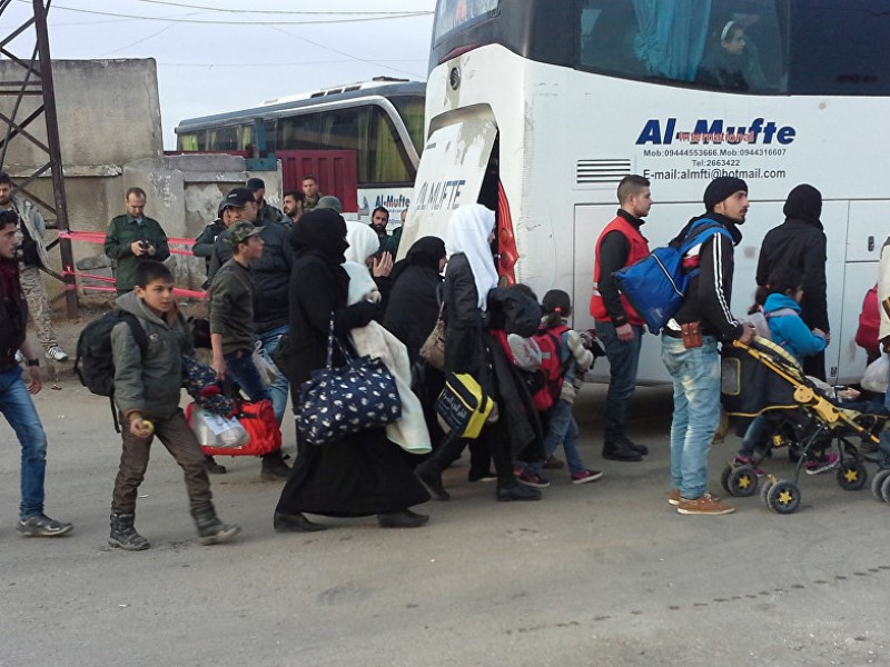 Сирийский Хомс покинула колонна боевиков с семьями