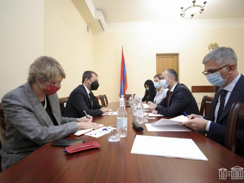 В парламенте Армении назвали приоритетом возвращение армянских военнопленных