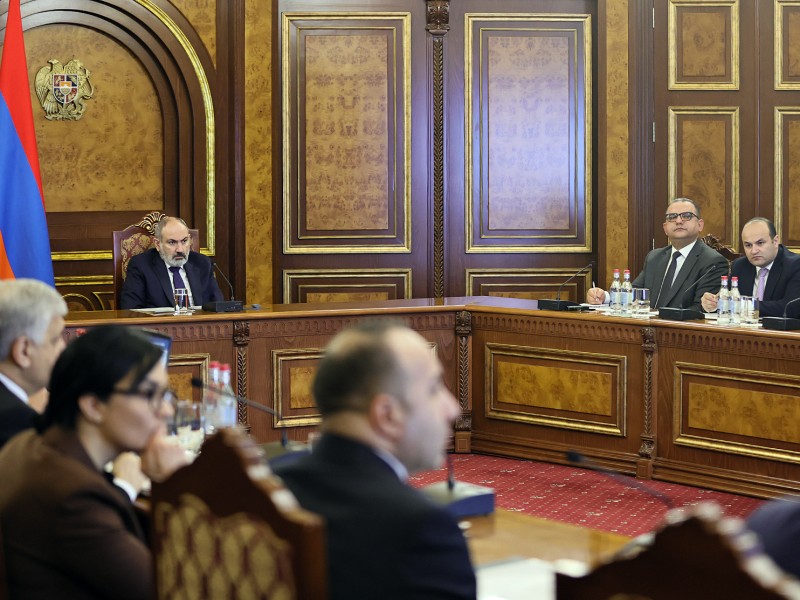 Никол Пашинян провел обсуждение налогово-бюджетной программы на 2024-2026 годы