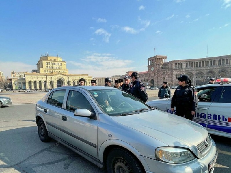 В Ереване автовладельцы снова вышли на митинг против повышения цен на ОСАГО