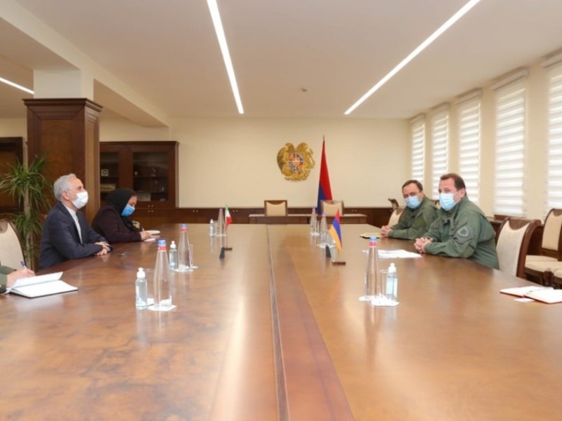 Минобороны Армении обсудил с послом Ирана обстановку на армяно-азербайджанской границе