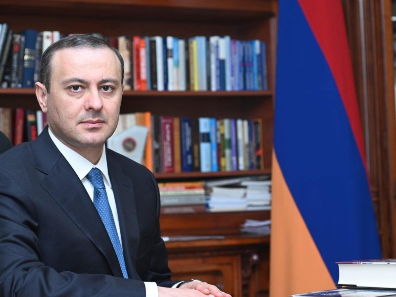 Секретарь Совбеза Армении отбудет в США