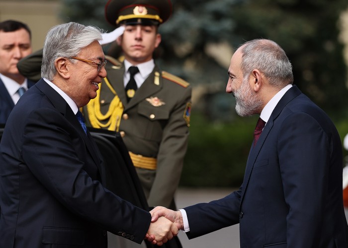 Казахстан готов предоставить Армении и Азербайджану площадку для переговоров - Токаев 