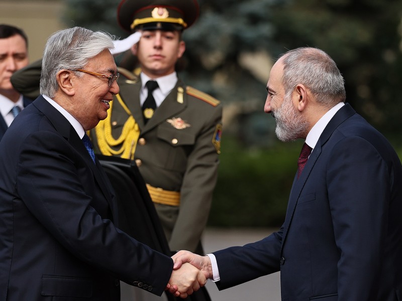 Казахстан готов предоставить Армении и Азербайджану площадку для переговоров - Токаев 