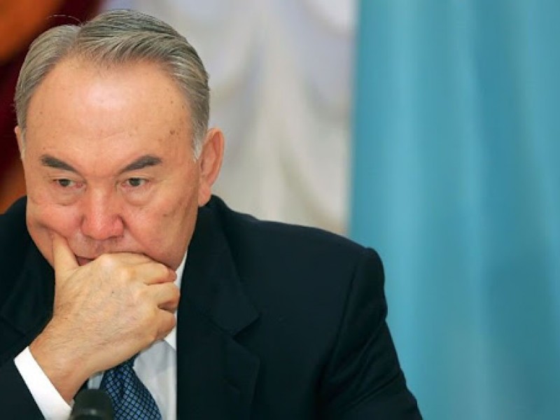 Назарбаев просит Азербайджан и Армению прекратить военные действия