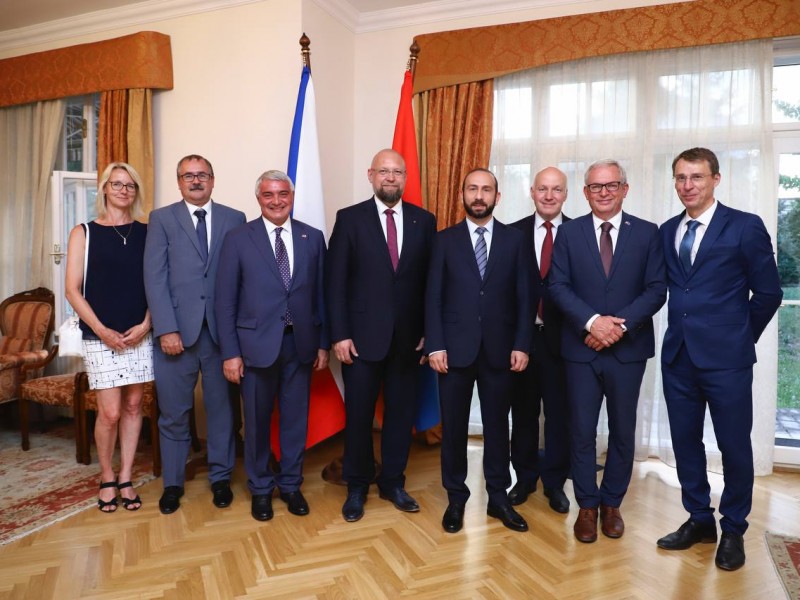 Арарат Мирзоян принял участие во встрече в посольстве Армении в Чехии