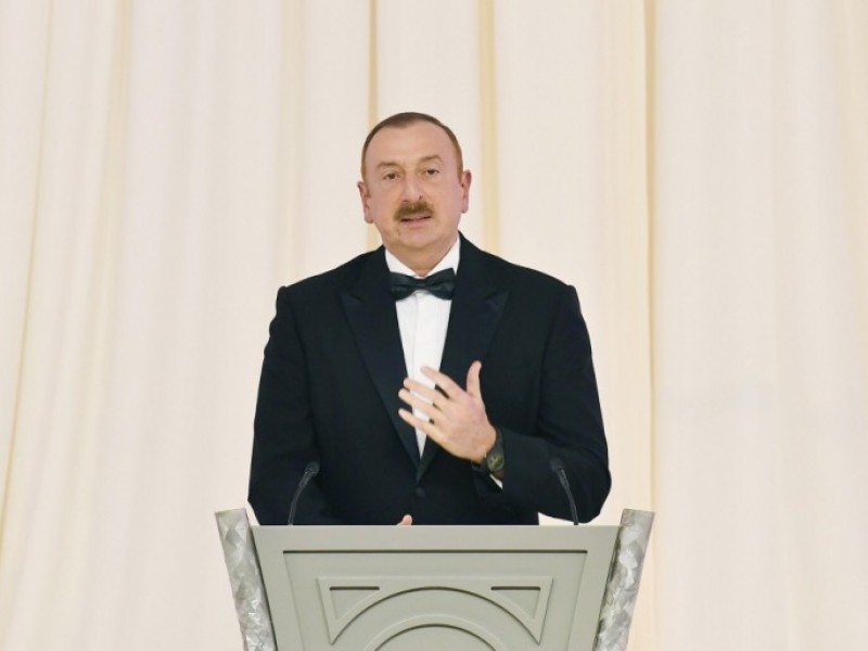 Алиев: Азербайджан станет транспортным центром Евразии