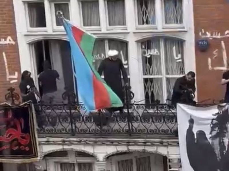 В Лондоне религиозные активисты захватили посольство Азербайджана