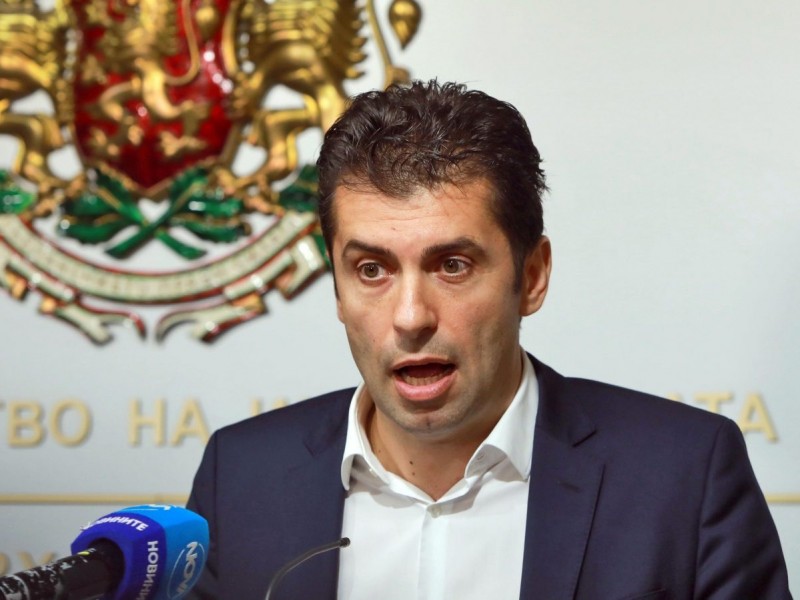 Премьер Болгарии обвинил в вотуме недоверия своему правительству посла России