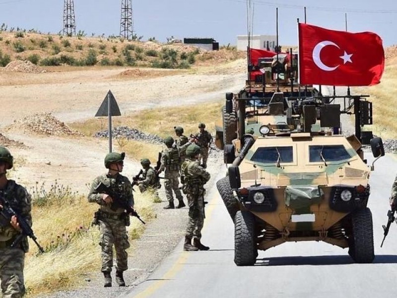 Группа турецких военных подорвалась на минах в Сирии