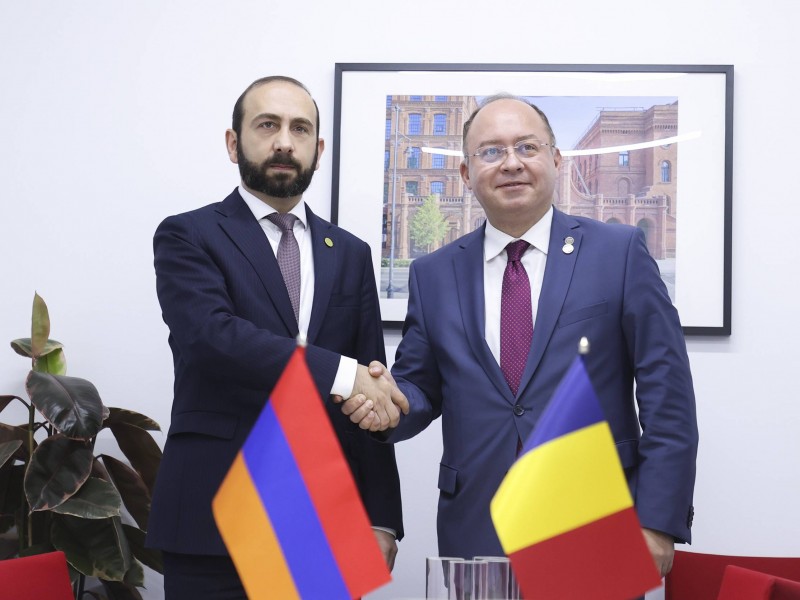 Обсуждены возможности повышения уровня армяно-румынского сотрудничества 