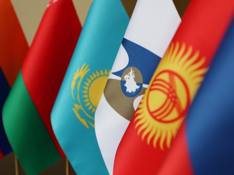 Лидеры стран ЕАЭС в Бишкеке проводят саммит в очном формате впервые за три года