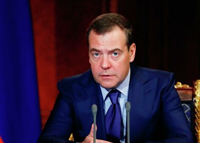 Медведев: мы не должны создавать для мигрантов условия лучше, чем для россиян