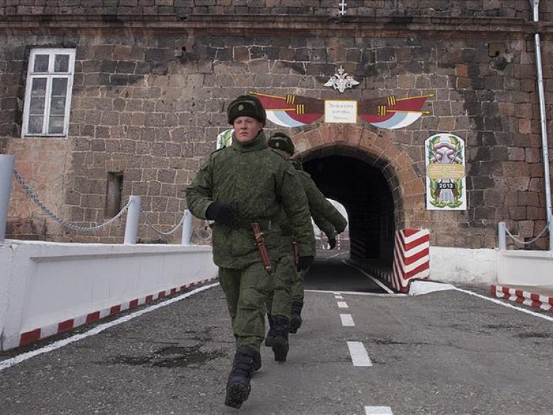 Источник: Командиром российской военной базы в Армении стал Владимир Устинов