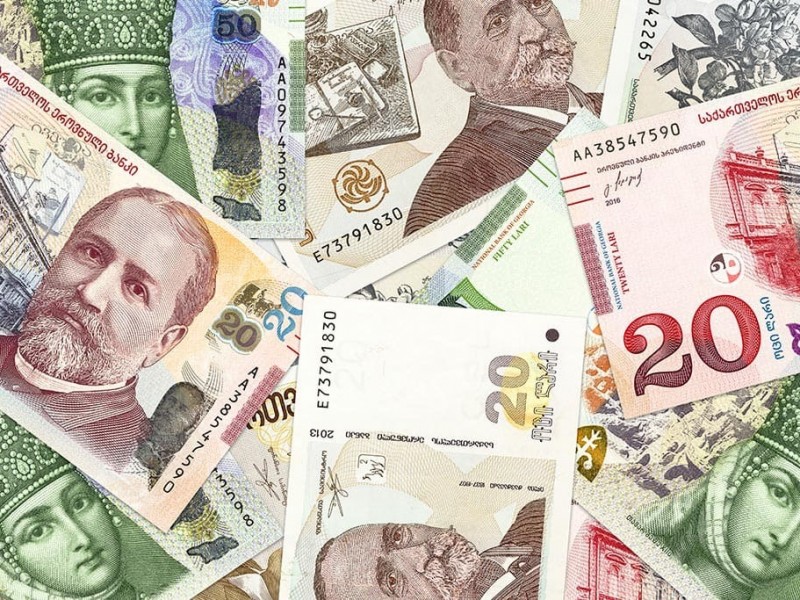 Нацбанк Грузии решил продать часть валютных резервов из-за рекордного паления курса лари