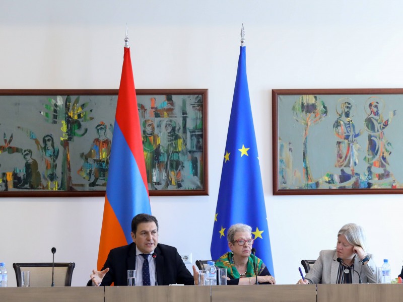 Замглавы МИД Армении и члены рабочей группы ЕС обсудили вопросы безопасности региона