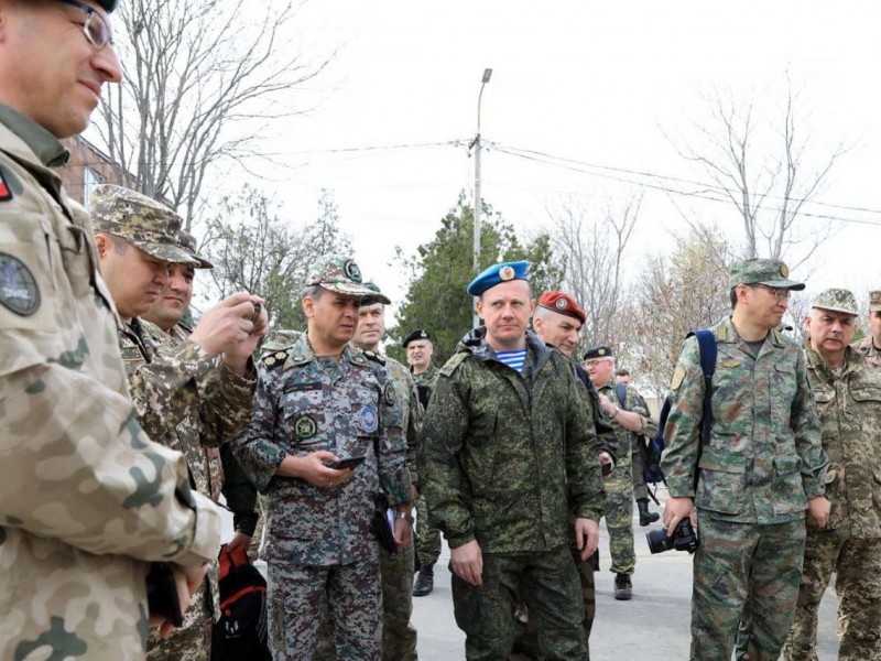 Военные атташе иностранных посольств посетили учебный центр им. Маршала Баграмяна 