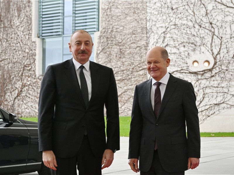 Шольц: верим в подписание мирного соглашения между Арменией и Азербайджаном в этом году