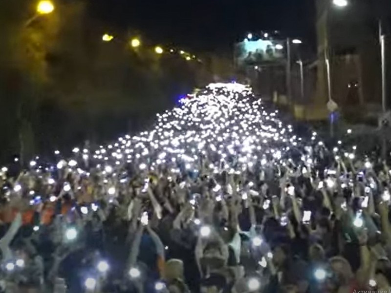 Движение «Сопротивления» проводит шествие по центральным улицам Еревана