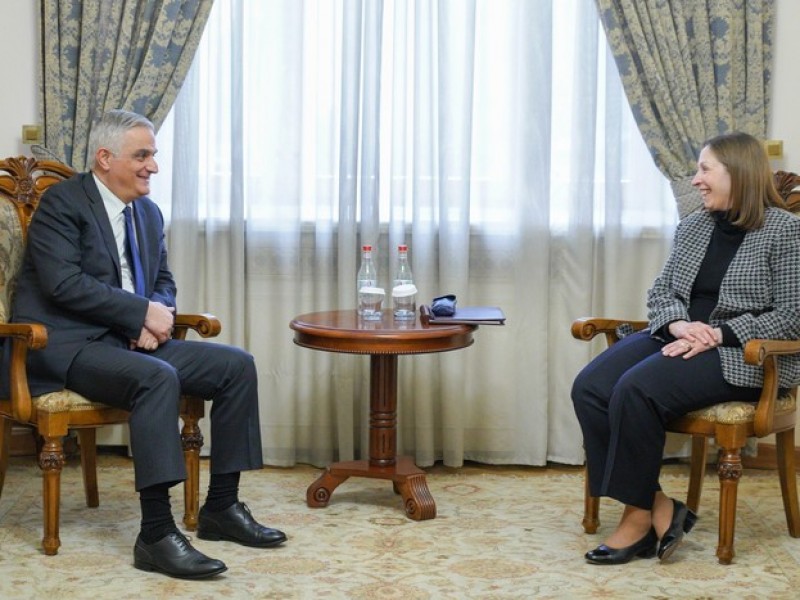 Линн Трейси завершает дипломатическую миссию в Армении
