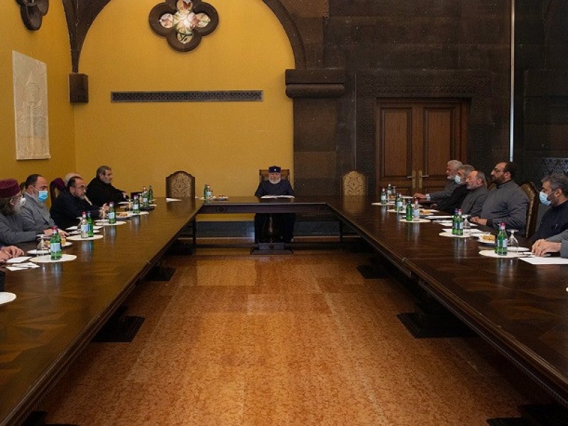 Сохранить нерабочими днями  5 и 7 января: Армянская Апостольская Церковь обратилась в НС