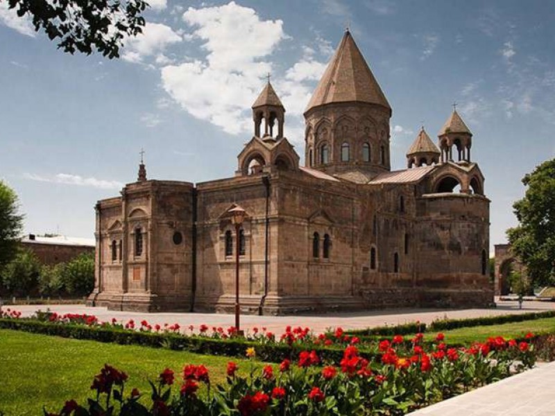 Высший духовный совет призвал армян объединиться в защиту права Арцаха на самоопределение