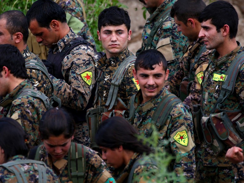 В Сирии начались тяжелые бои между протурецкими боевики и курдскими ополченцами 