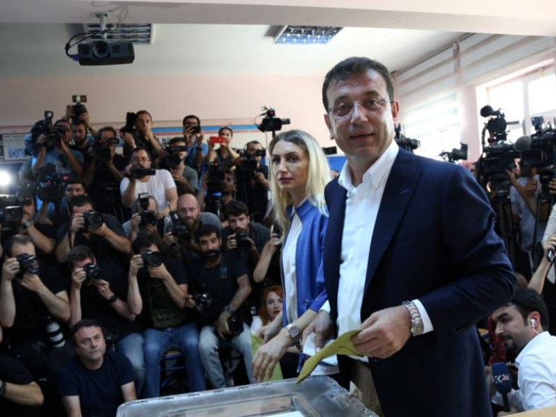 Эксперт: Победа оппозиции на повторных выборах мэра Стамбула не ослабит позиции Эрдогана