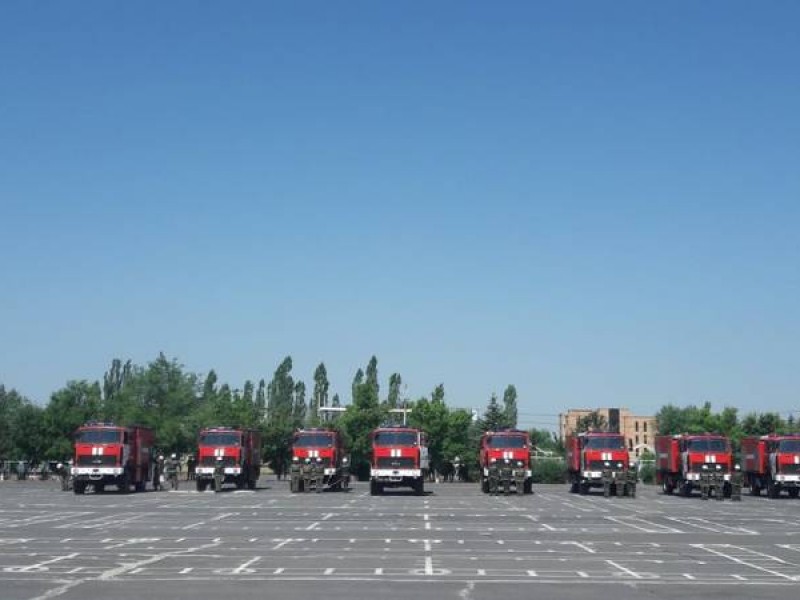 Техническая база ВС Армении пополнилась партией пожарных машин
