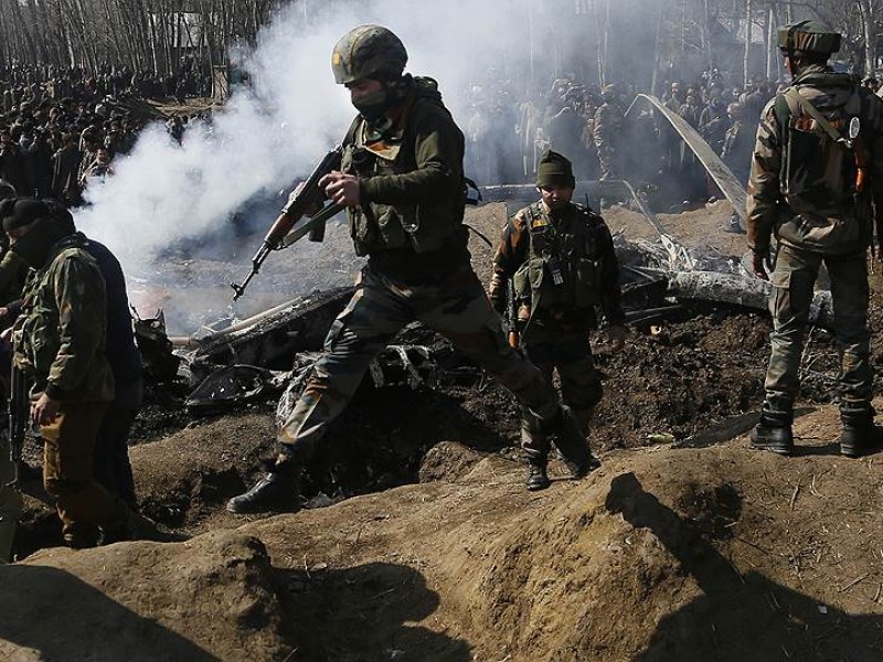 Индия и Пакистан обстреляли позиции друг друга в Кашмире