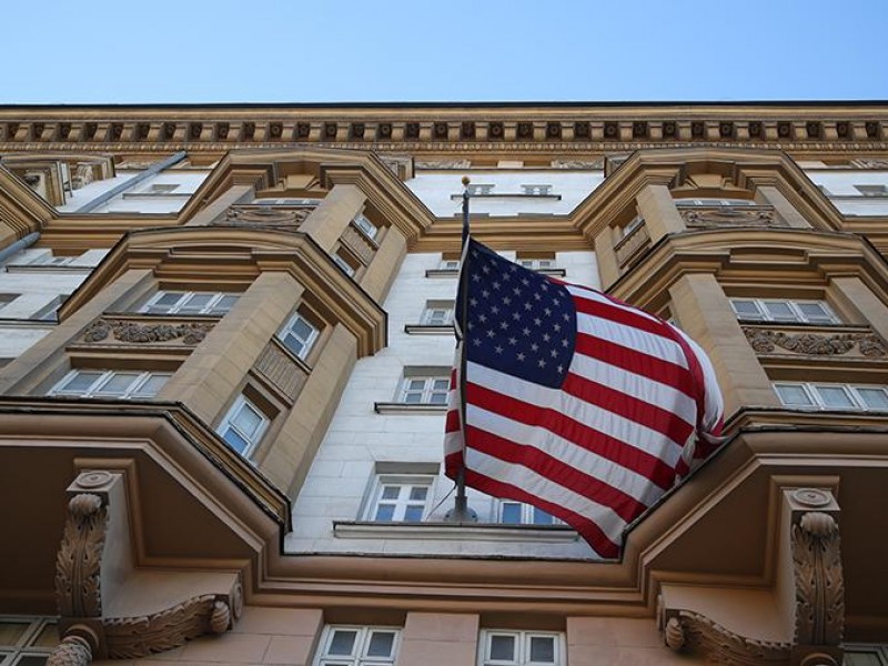 Россия и США начинают контакты по вопросу нормализации работы посольств