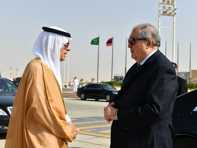 Президент Армении прибыл с рабочим визитом в Объединенные Арабские Эмираты