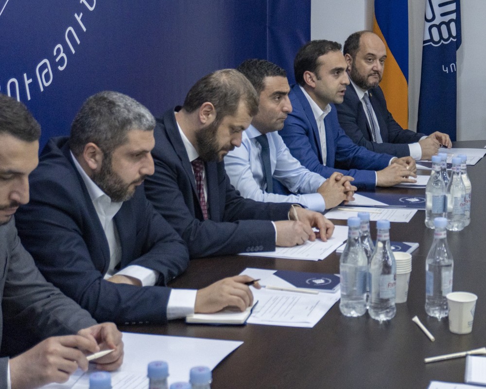 “Гражданский договор” примет участие в выборах в совет старейшин Еревана без альянса