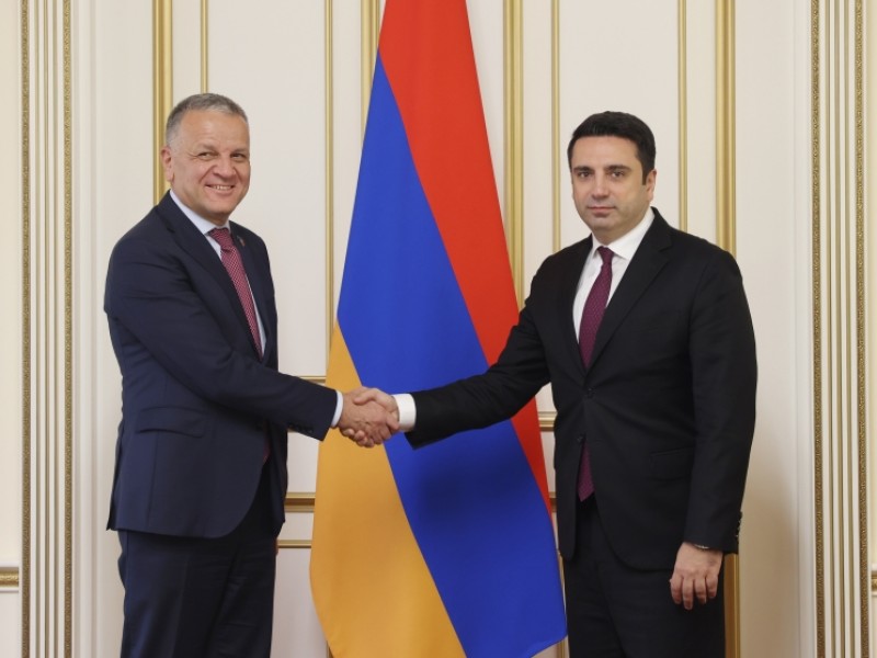 Ситуация крайне сложна для Армении и армянского народа - глава делегации ЕС в РА